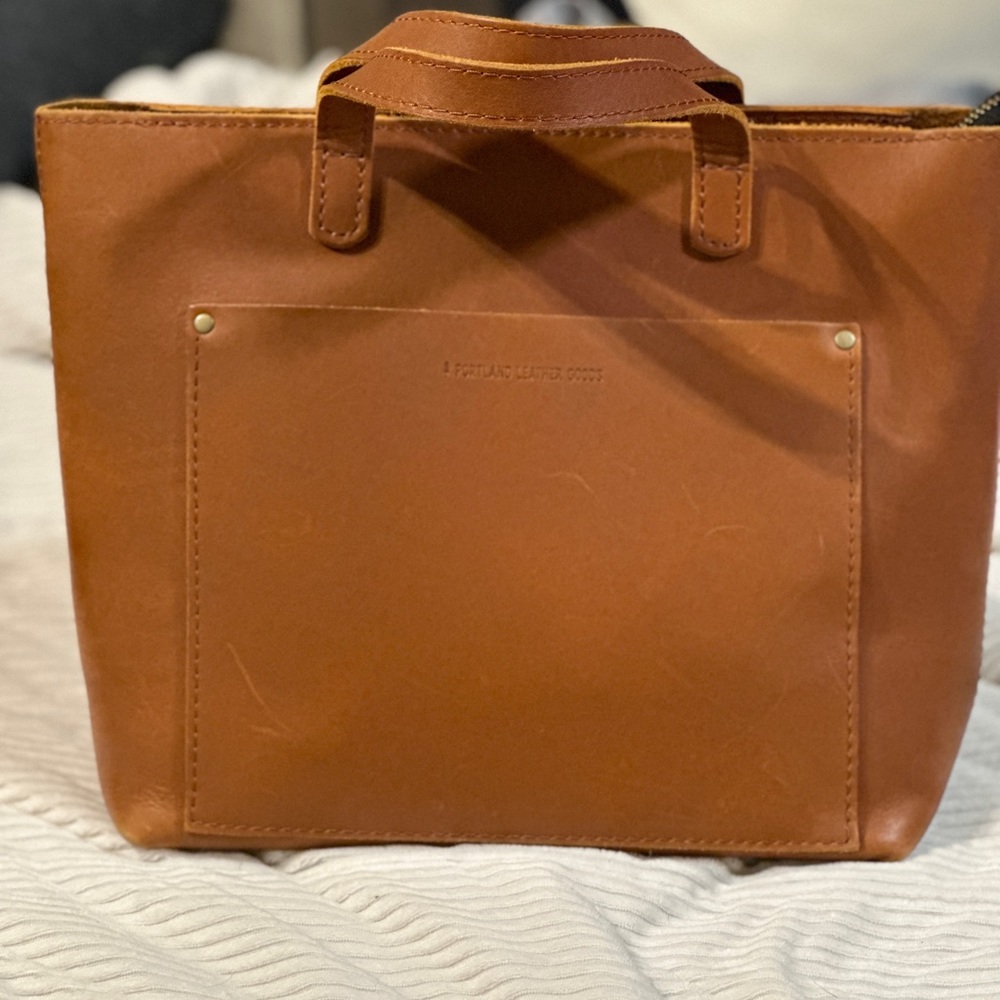 Portland Leather Goods Honey Medium Crossbody Tote